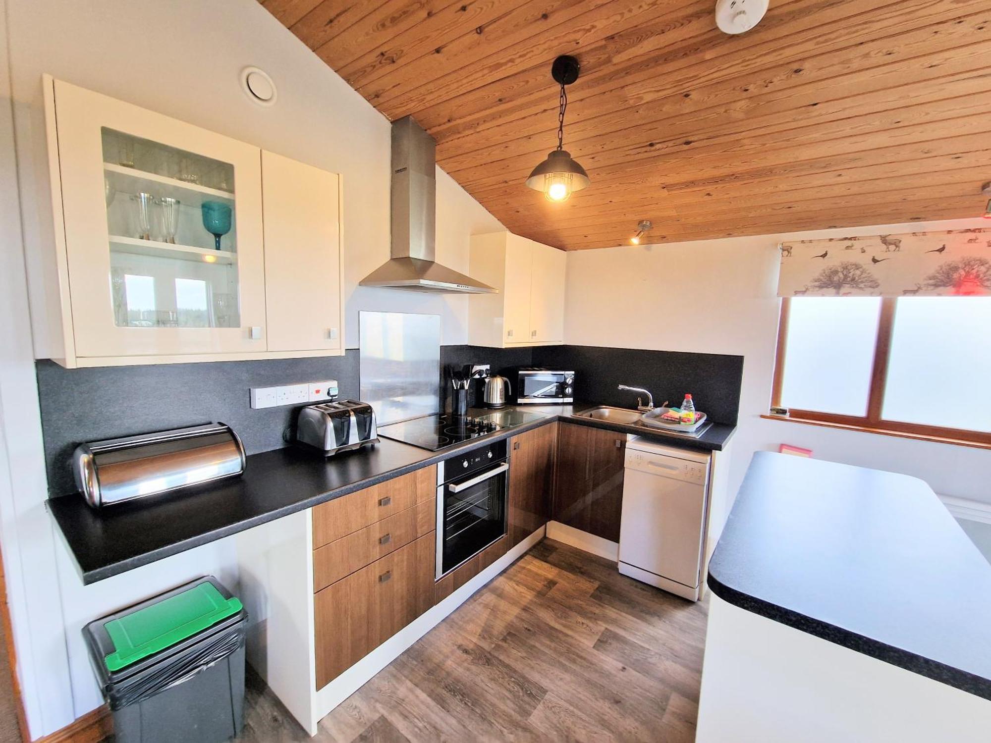Villa Ochil 8 With Private Hot Tub - Fife - Loch Leven - Lomond Hills Kelty Exterior foto