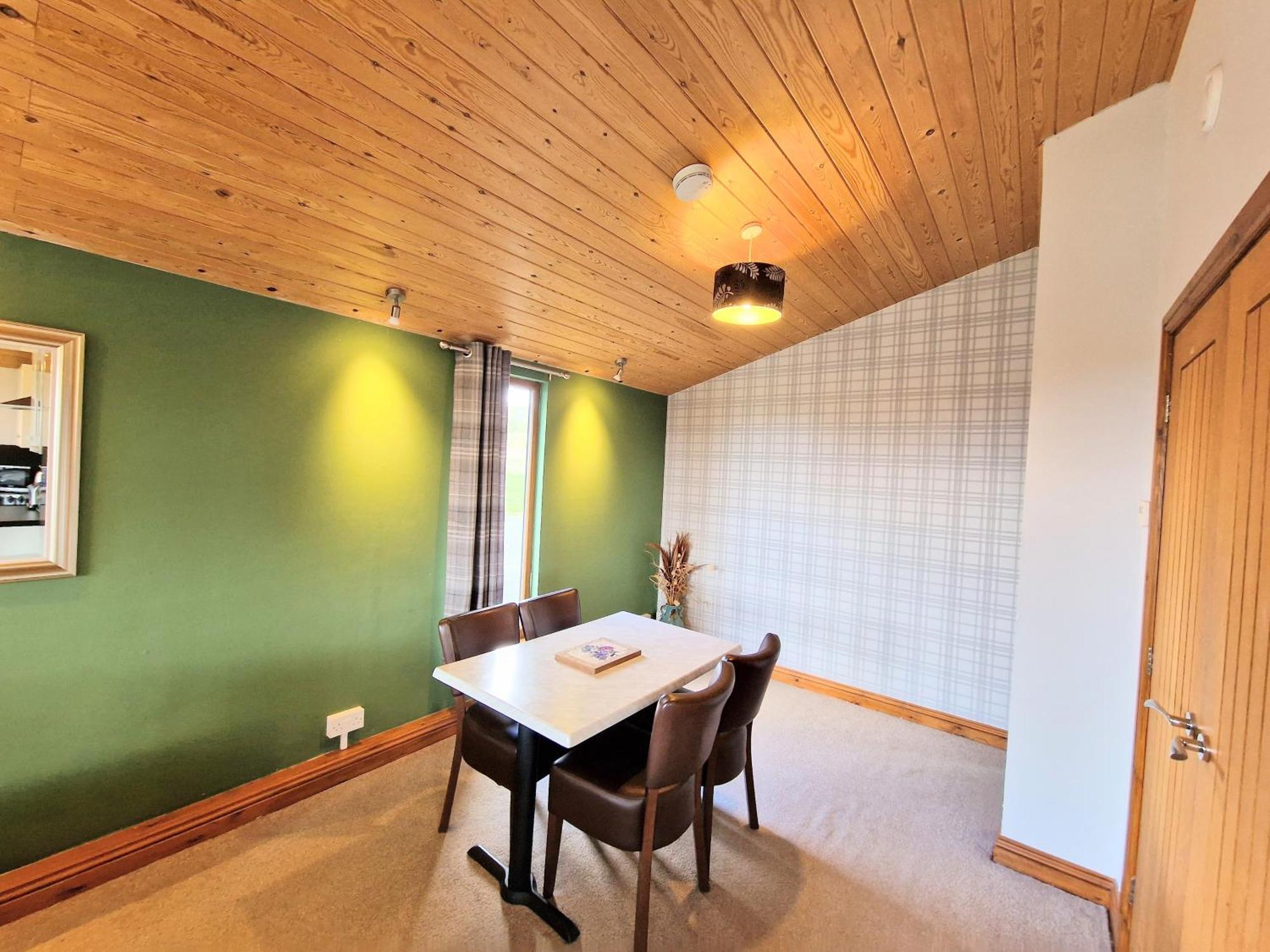 Villa Ochil 8 With Private Hot Tub - Fife - Loch Leven - Lomond Hills Kelty Exterior foto